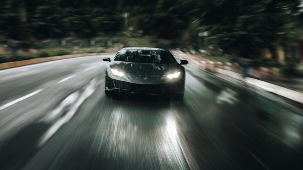 Persona al volante de un automóvil