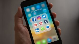 Smartphone con aplicaciones de productividad
